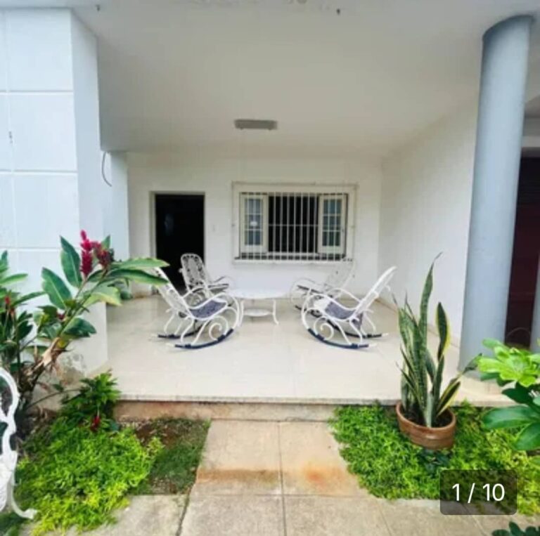 Casa de dos plantas y 3 habitaciones en playa