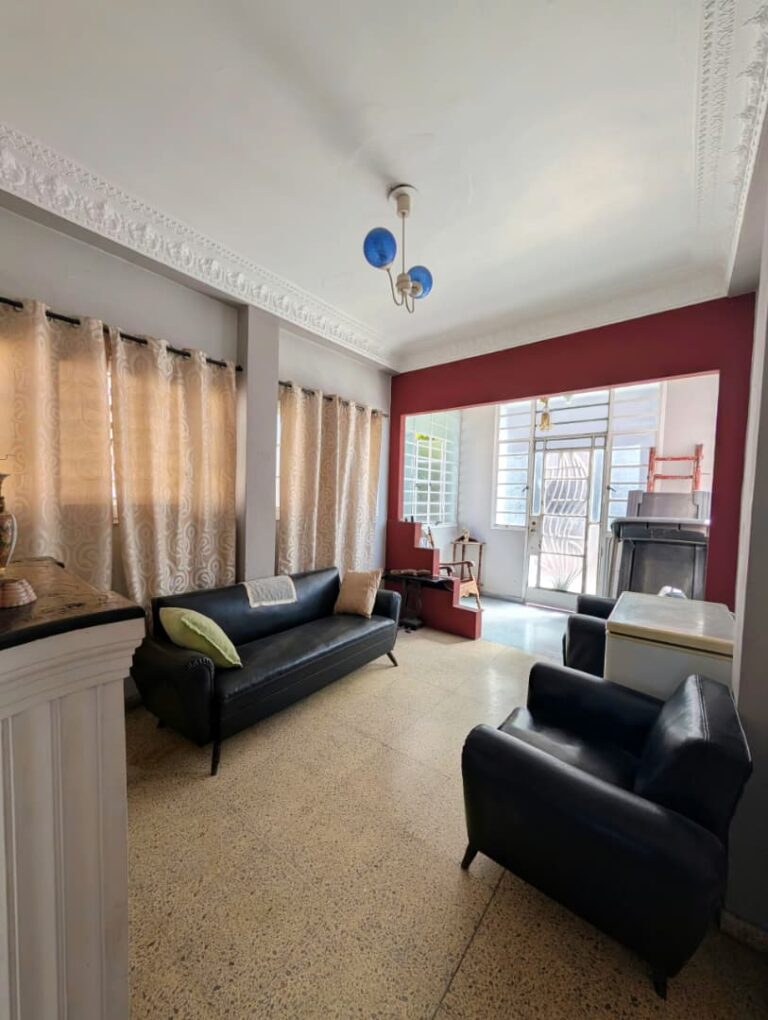 🏡 ¡OPORTUNIDAD ÚNICA! Casa Independiente en Santos Suárez