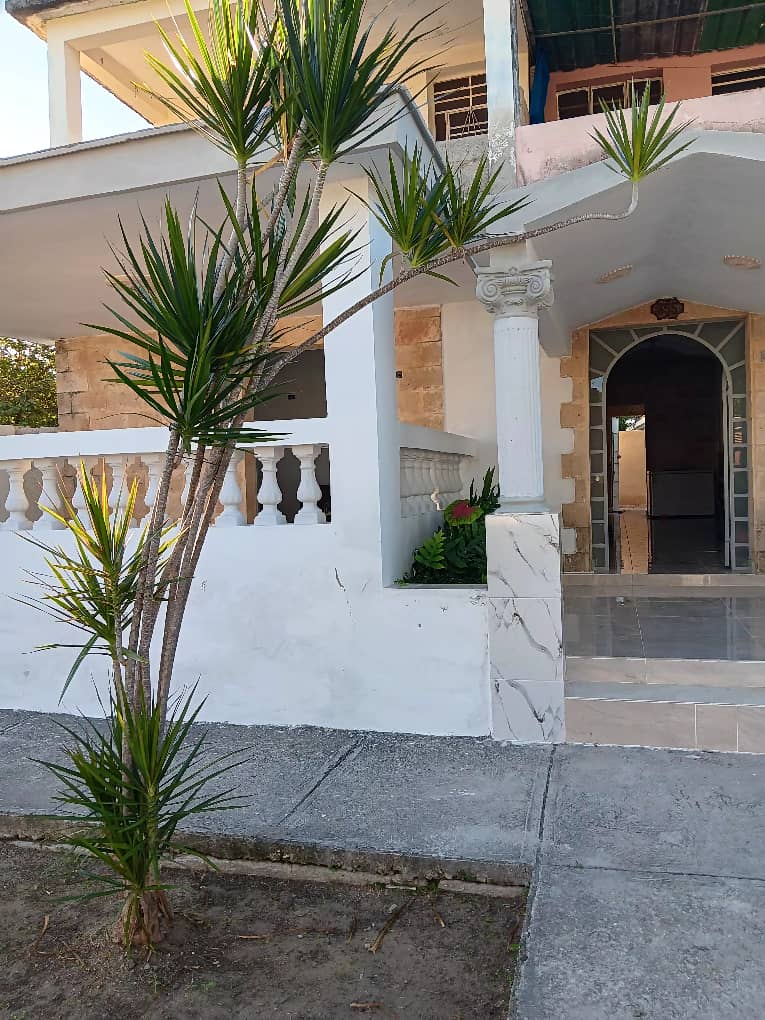 🏠 🏠 CASA COMPLETAMENTE REMODELADA / NUEVA