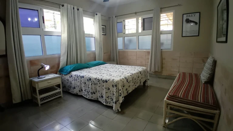 Apartamento de dos habitaciones con gran respaldo energético en El Vedado